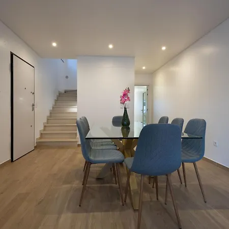 Casa Com Piscina Aquecida E Suítes Privadas