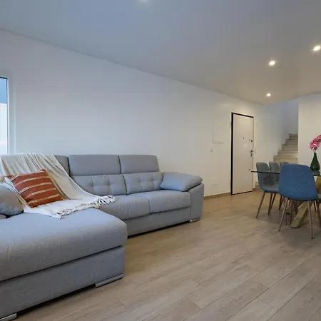 Casa Com Piscina Aquecida E Suítes Privadas